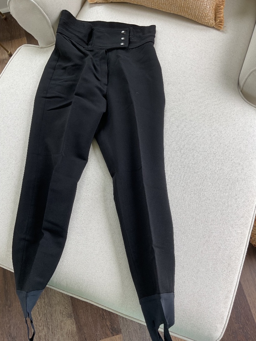Tyrolia women’s stirrup black ski pants size 8 Petite
